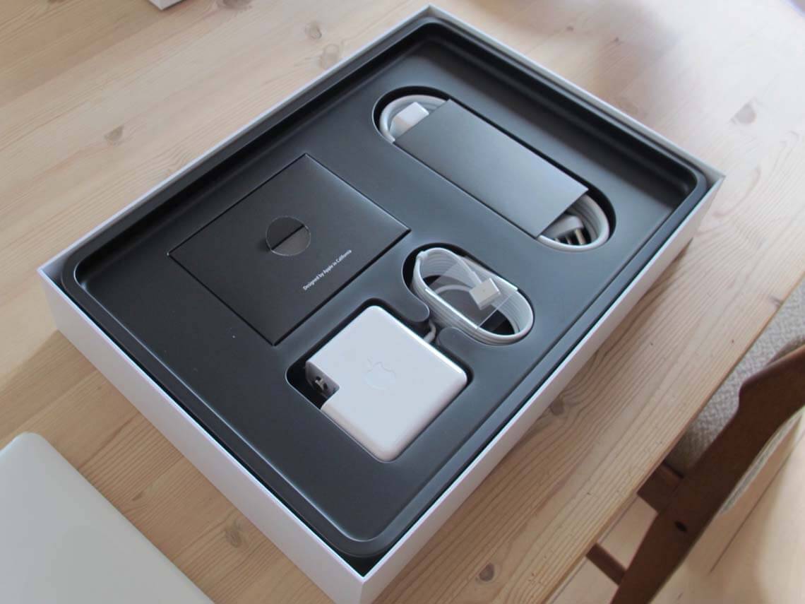 A box with a sleek packaging design that creates a memorable unboxing experience ecommerce